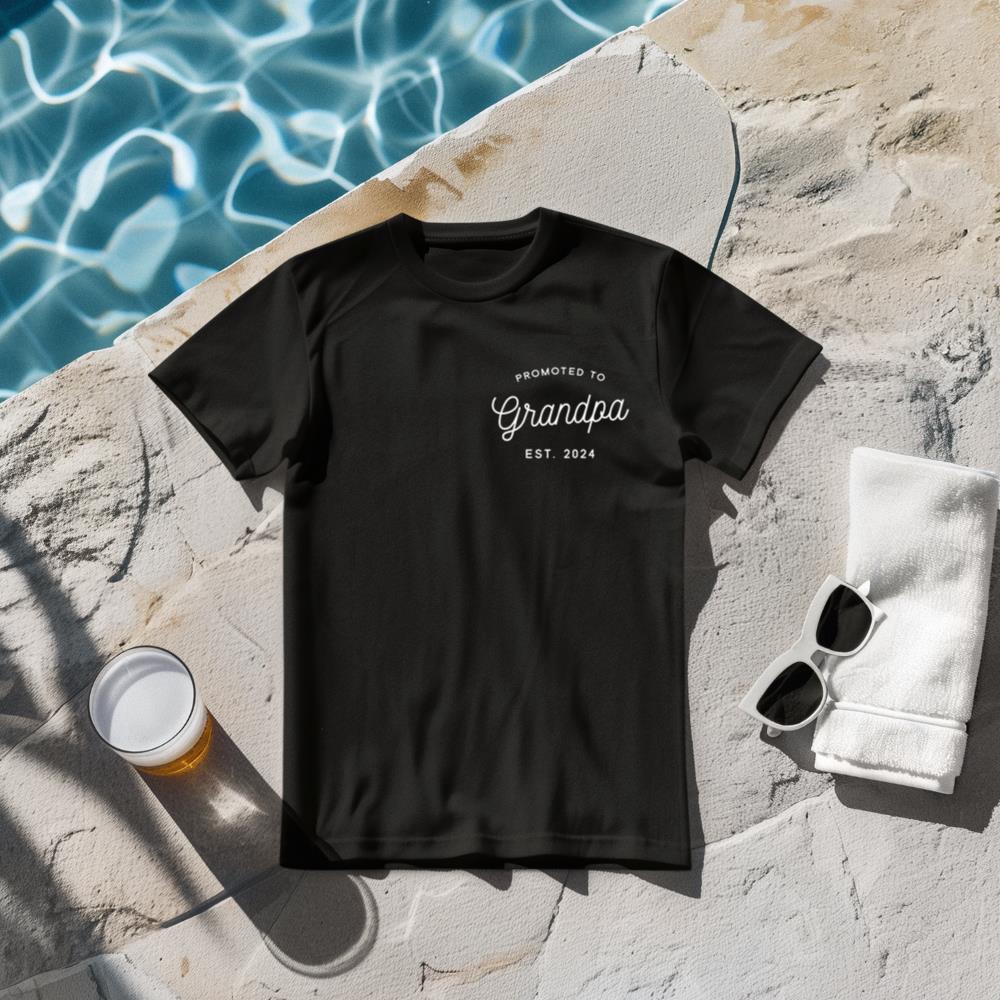 Promoted To Grandpa Est 2024 Gift New Grandpa Fathers Day T-Shirt